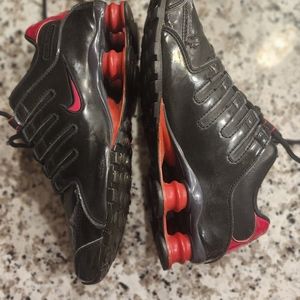 Nike Shox Women's Sz 8 (Youth Sz 6)